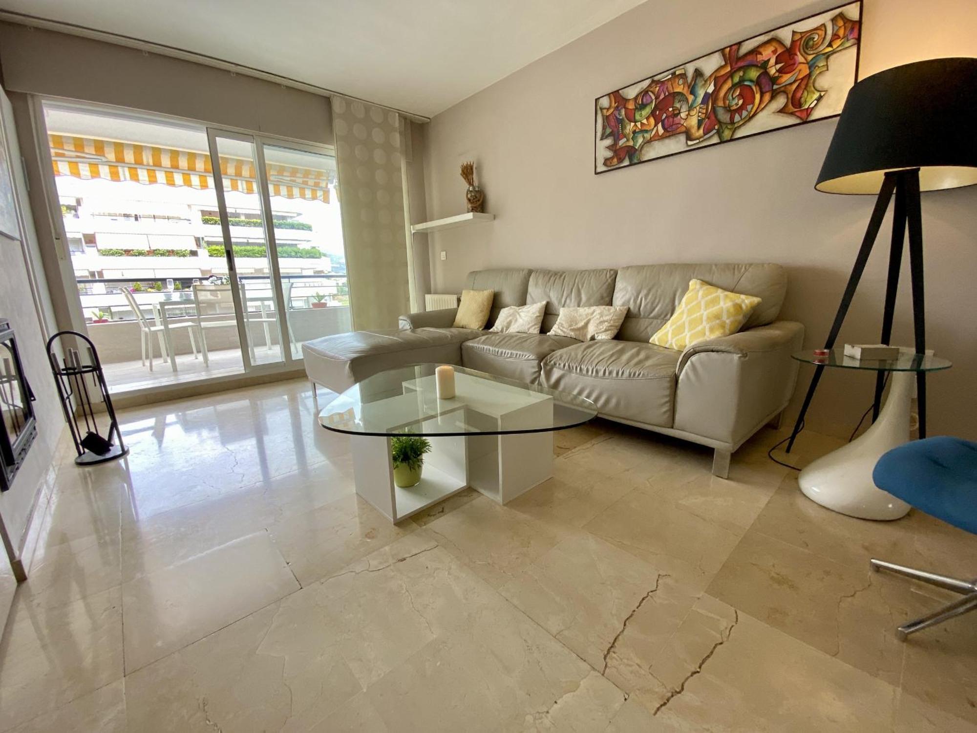 Peace Views And Terrace In Apartment