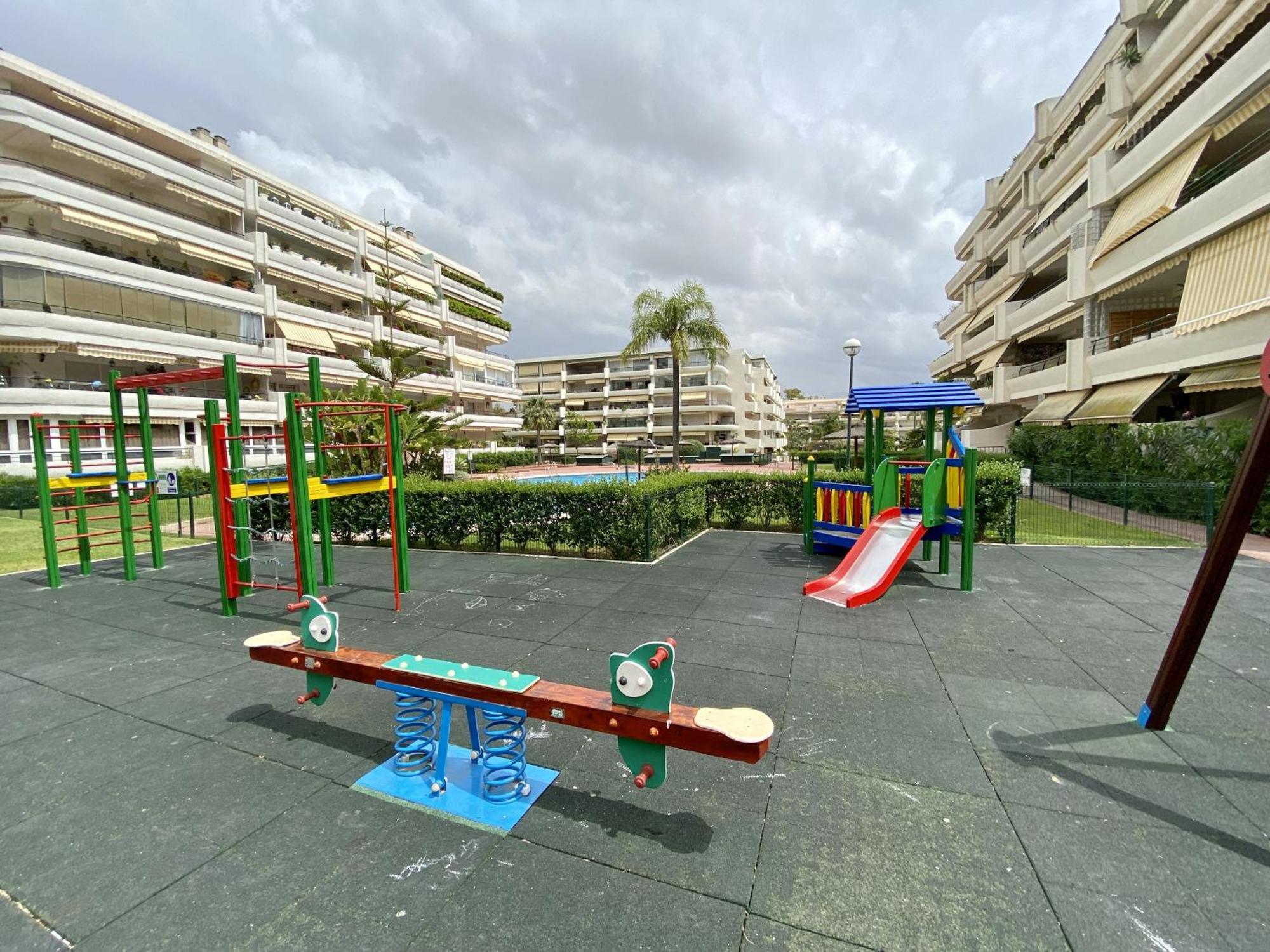 Peace Views And Terrace In Apartment Marbella
