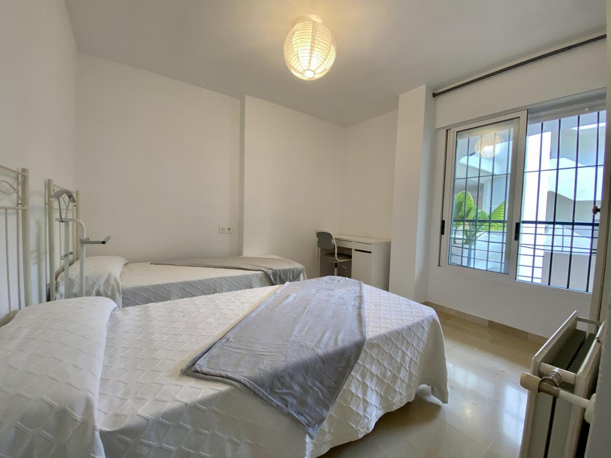 Peace Views And Terrace In Apartment